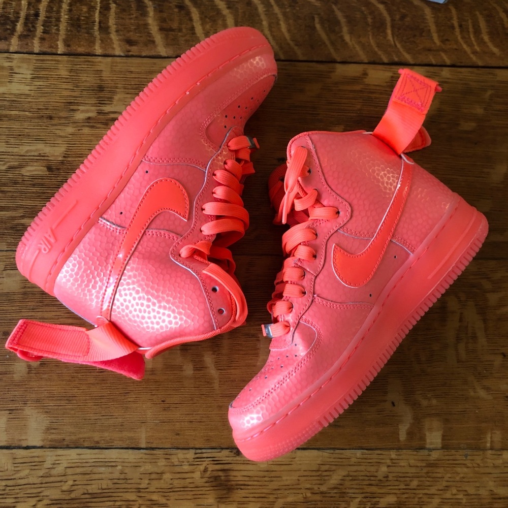 Nike Air Force 1’s Neon Orange gold  Size 6